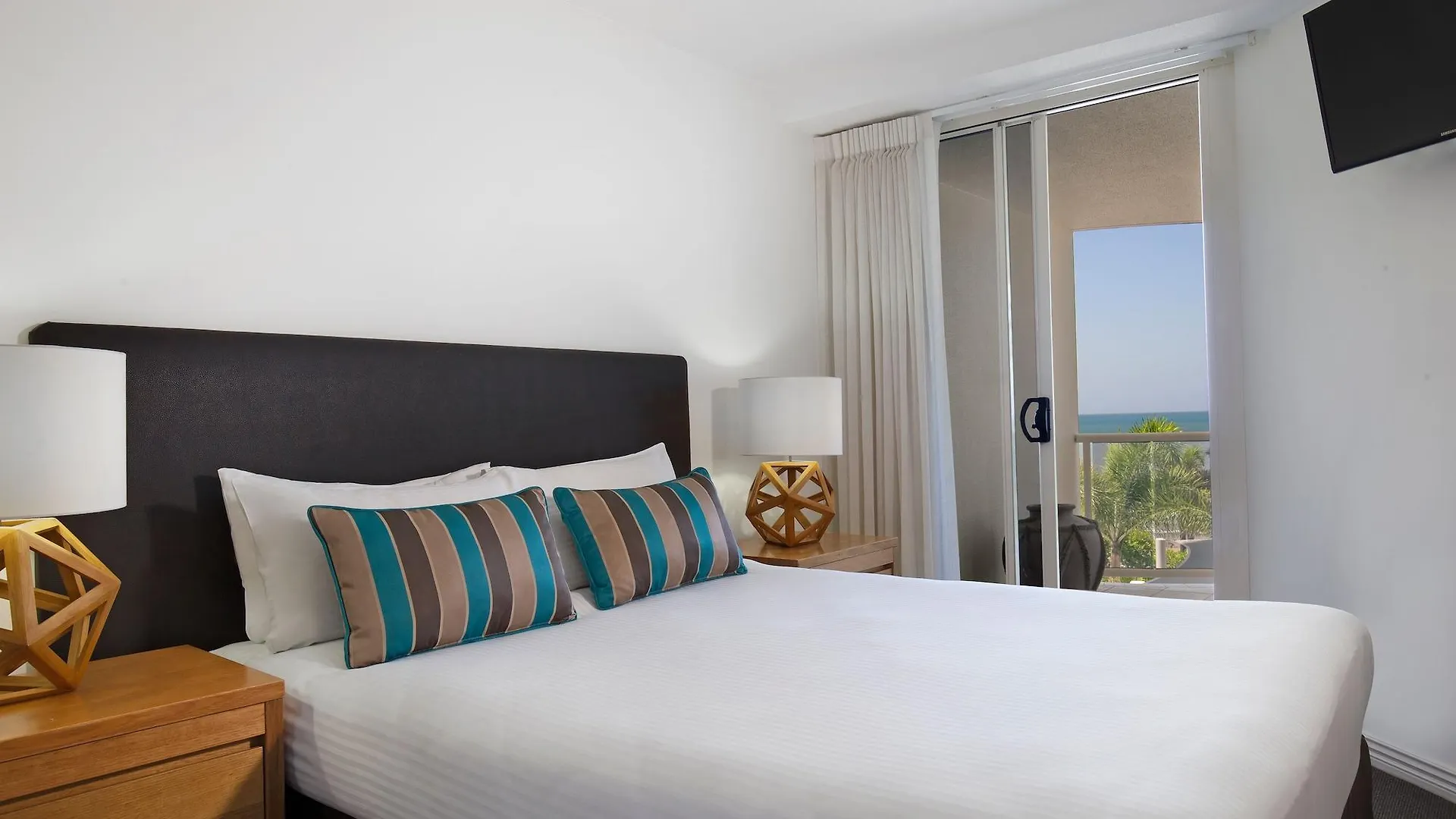 Mantra Zanzibar Aparthotel Mooloolaba Australia