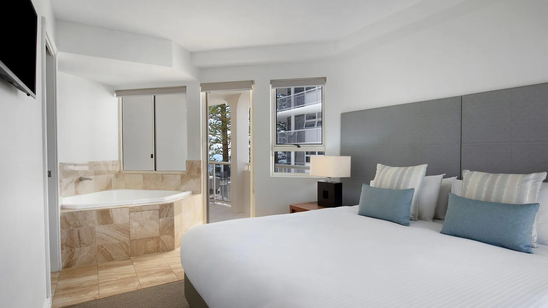 Mantra Zanzibar Aparthotel Mooloolaba
