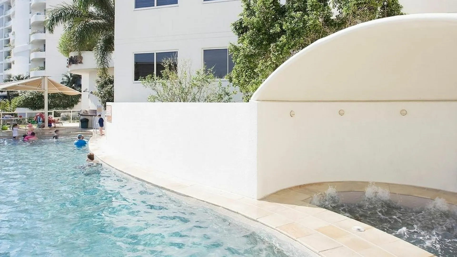 Mantra Zanzibar Aparthotel Mooloolaba